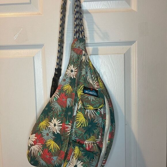Kavu Rope canvas sling back multi color tropical prints . - Picture 6 of 11